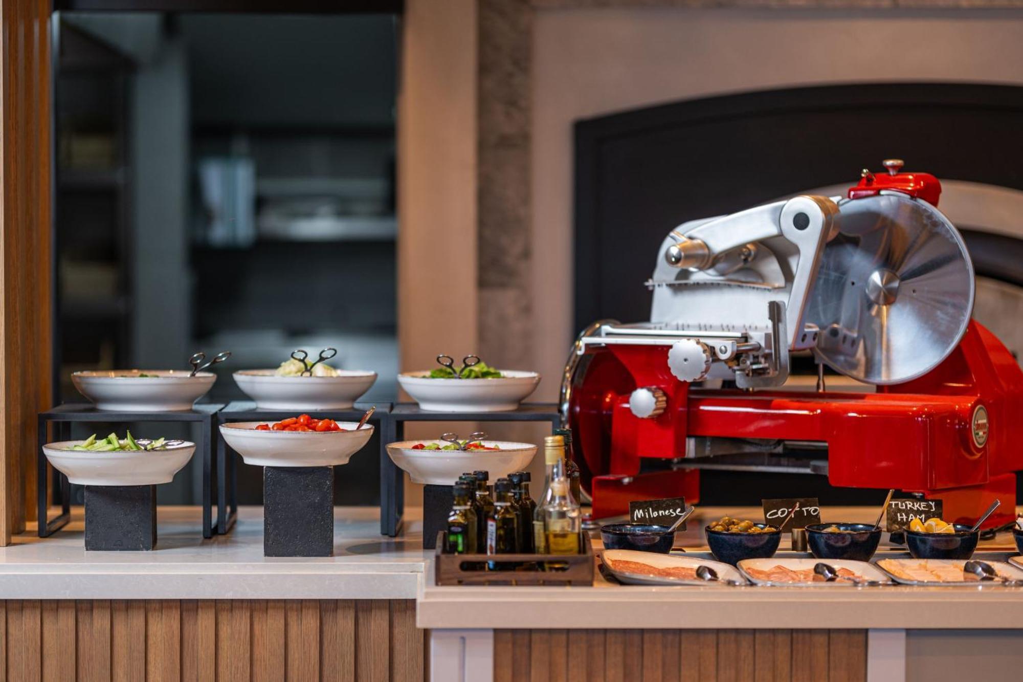 Tirana Marriott Hotel المظهر الخارجي الصورة